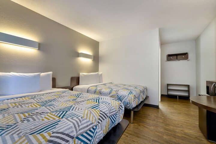 Room 9 of 27