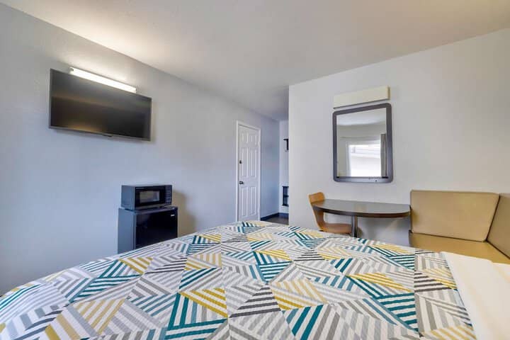 Room 15 of 27